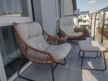 Technorattanowe meble na taras w stylu boho - 2 fotele z podnóżkami - Torgiano Duo - Brown