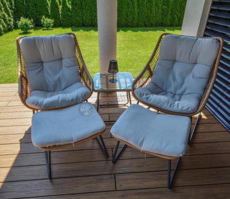 Technorattanowe meble na taras w stylu boho - 2 fotele z podnóżkami - Torgiano Duo - Brown