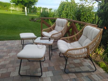 Technorattanowe meble na taras w stylu boho - 2 fotele z podnóżkami - Torgiano Duo - Brown