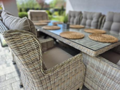 Technorattanowe meble obiadowe - stół z nogą X + 8 foteli - Laritto Beige