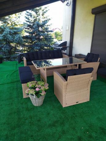 Technorattanowy beżowy zestaw mebli z fotelami