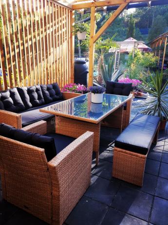 Technorattanowy beżowy zestaw mebli z fotelami