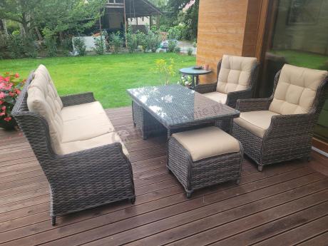 Technorattanowy komplet mebli ogrodowych z sofą, 2 fotelami i 2 pufami - Fiorento Brown
