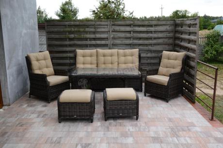 Technorattanowy komplet mebli ogrodowych z sofą, 2 fotelami i 2 pufami - Fiorento Brown