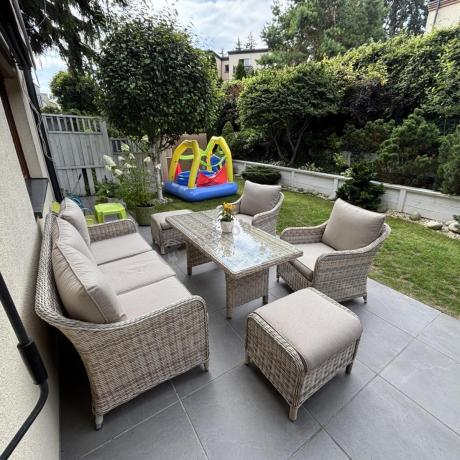 Technorattanowy komplet mebli z sofą 180cm, fotelami, pufami i wysokim stołem Novici Dining Beige