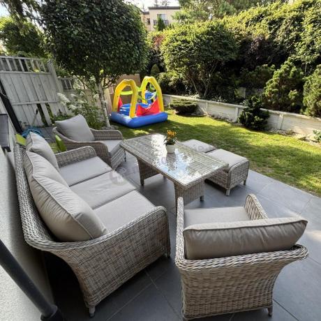 Technorattanowy komplet mebli z sofą 180cm, fotelami, pufami i wysokim stołem Novici Dining Beige