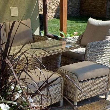 Technorattanowy komplet mebli z sofą 180cm, fotelami, pufami i wysokim stołem Novici Dining Beige