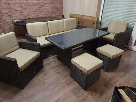 Technorattanowy komplet mebli z wysokim stołem, sofą 186cm, fotelami i pufami Cofete Dining – Brown