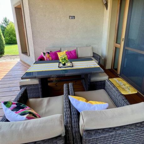Technorattanowy komplet mebli z wysokim stołem, sofą 186cm, fotelami i pufami Cofete Dining – Brown