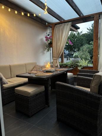 Technorattanowy komplet mebli z wysokim stołem, sofą 186cm, fotelami i pufami Cofete Dining – Brown