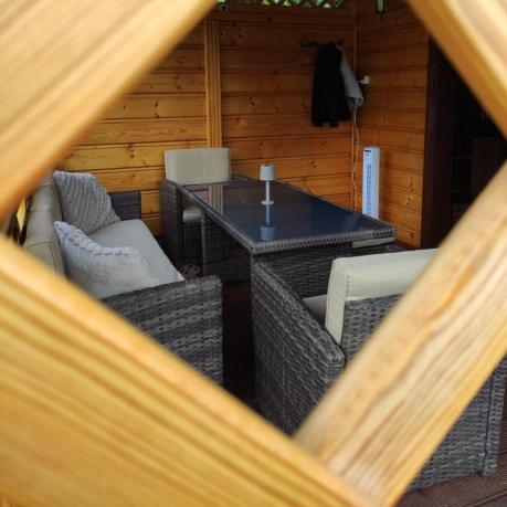 Technorattanowy komplet mebli z wysokim stołem, sofą 186cm, fotelami i pufami Cofete Dining – Brown