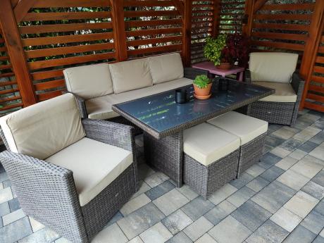 Technorattanowy komplet mebli z wysokim stołem, sofą 186cm, fotelami i pufami Cofete Dining – Brown