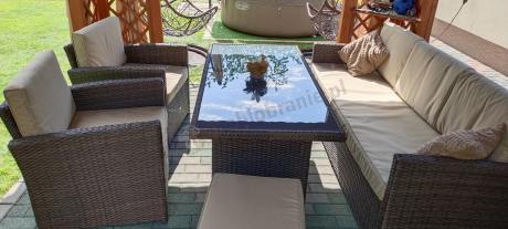 Technorattanowy komplet mebli z wysokim stołem, sofą 186cm, fotelami i pufami Cofete Dining – Brown