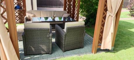 Technorattanowy komplet mebli z wysokim stołem, sofą 186cm, fotelami i pufami Cofete Dining – Brown