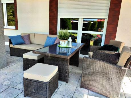 Technorattanowy komplet mebli z wysokim stołem, sofą 186cm, fotelami i pufami Cofete Dining – Brown