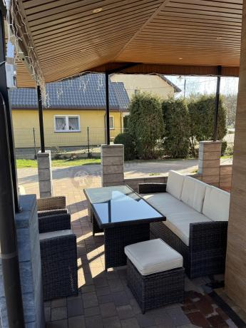 Technorattanowy komplet mebli z wysokim stołem, sofą 186cm, fotelami i pufami Cofete Dining – Brown