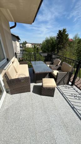 Technorattanowy komplet mebli z wysokim stołem, sofą 186cm, fotelami i pufami Cofete Dining – Brown