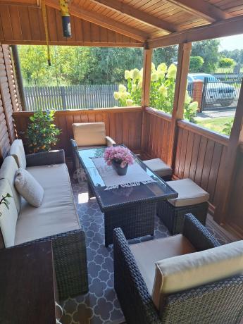 Technorattanowy komplet mebli z wysokim stołem, sofą 186cm, fotelami i pufami Cofete Dining – Brown