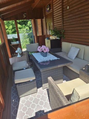 Technorattanowy komplet mebli z wysokim stołem, sofą 186cm, fotelami i pufami Cofete Dining – Brown
