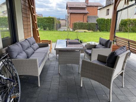 Technorattanowy komplet ogrodowy z sofą 175cm i wysokim stołem Perata Dining Grey