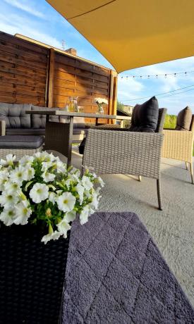 Technorattanowy komplet ogrodowy z sofą 175cm i wysokim stołem Perata Dining Grey