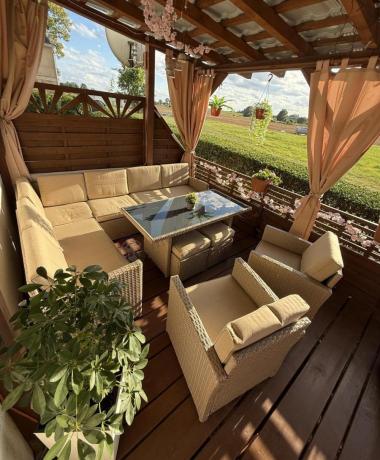 Technorattanowy narożnik Cofete Plus Natural stół, pufy + 2 fotele
