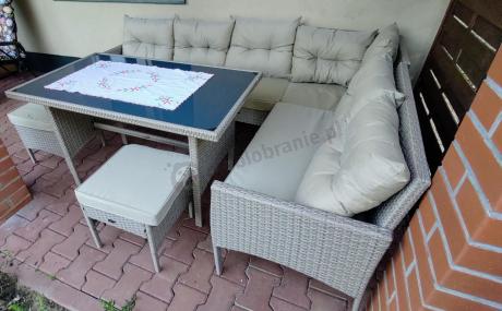 narożnik ogrodowy z wysokim stołem