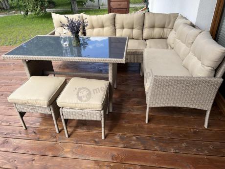 narożnik ogrodowy z wysokim stołem