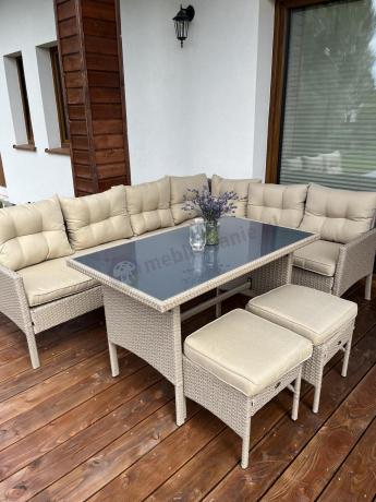 narożnik ogrodowy z wysokim stołem