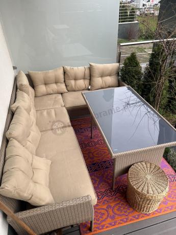 narożnik ogrodowy z wysokim stołem