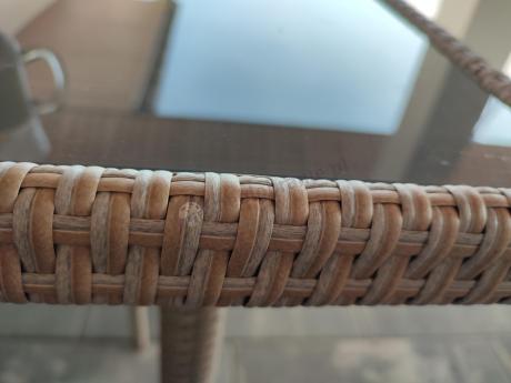 Technorattanowy narożnik z wysokim stołem, fotelami i pufami Perata Corner Plus – Natural