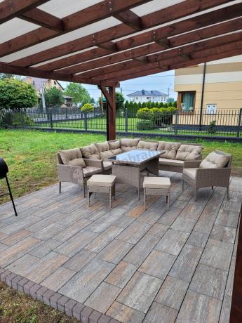 Technorattanowy narożnik z wysokim stołem, fotelami i pufami Perata Corner Plus – Natural