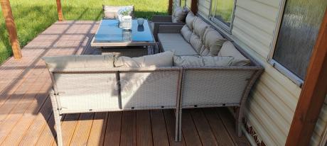 Technorattanowy narożnik z wysokim stołem, fotelami i pufami Perata Corner Plus – Natural