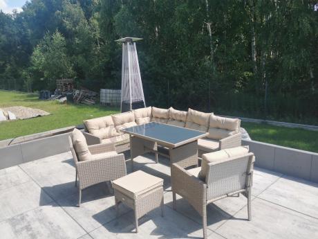 Technorattanowy narożnik z wysokim stołem, fotelami i pufami Perata Corner Plus – Natural