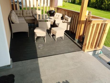 Technorattanowy narożnik z wysokim stołem, fotelami i pufami Perata Corner Plus – Natural