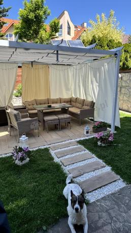 Technorattanowy narożnik z wysokim stołem, fotelami i pufami Perata Corner Plus – Natural