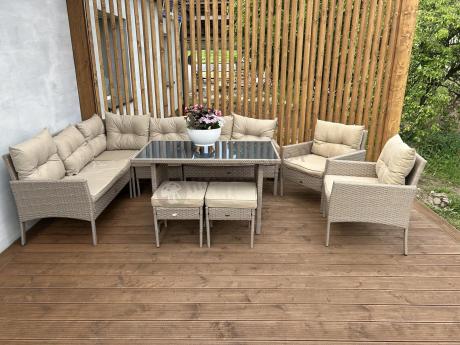 Technorattanowy narożnik z wysokim stołem, fotelami i pufami Perata Corner Plus – Natural