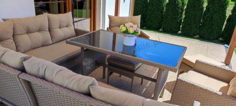 Technorattanowy narożnik z wysokim stołem, fotelami i pufami Perata Corner Plus – Natural