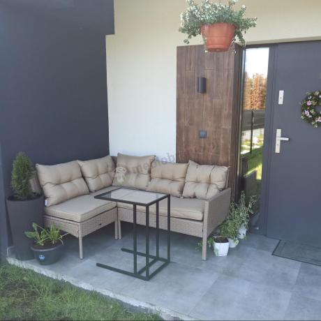 Technorattanowy narożnik z wysokim stołem, fotelem i pufami Perata Corner – Natural