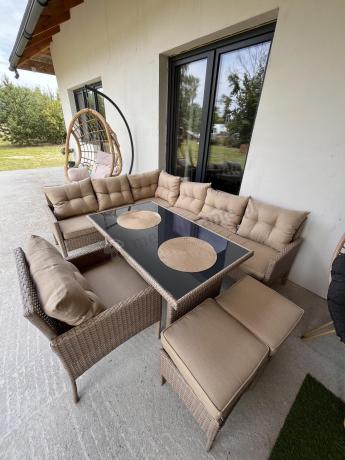 Technorattanowy narożnik z wysokim stołem, fotelem i pufami Perata Corner – Natural