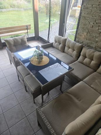 Technorattanowy narożnik z wysokim stołem, fotelem i pufami Perata Corner – Natural