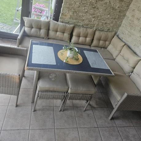 Technorattanowy narożnik z wysokim stołem, fotelem i pufami Perata Corner – Natural