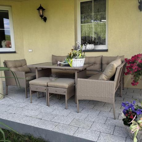 Technorattanowy narożnik z wysokim stołem, fotelem i pufami Perata Corner – Natural