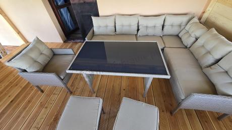 Technorattanowy narożnik z wysokim stołem, fotelem i pufami Perata Corner – Natural