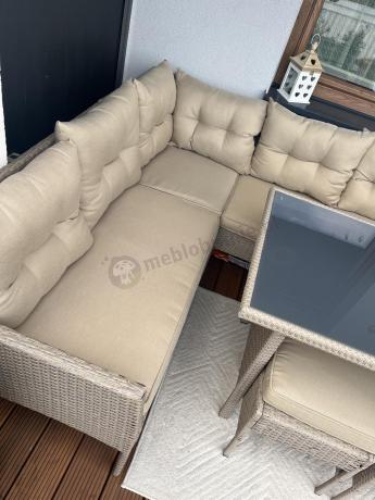 Technorattanowy narożnik z wysokim stołem, fotelem i pufami Perata Corner – Natural