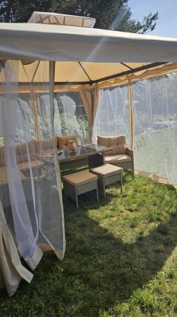 Technorattanowy narożnik z wysokim stołem, fotelem i pufami Perata Corner – Natural