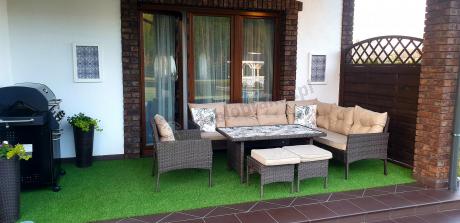 Technorattanowy narożnik ze stołem obiadowym pufami i fotelem Perata Corner Brown