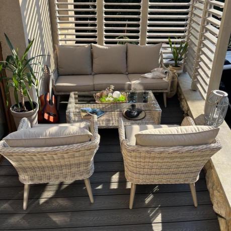 Wypoczynkowe meble z technorattanu z sofą i fotelami Cioso Beige