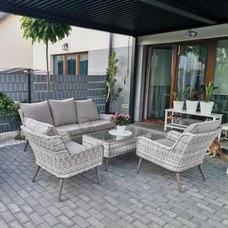 Wypoczynkowe meble z technorattanu z sofą i fotelami Cioso Beige