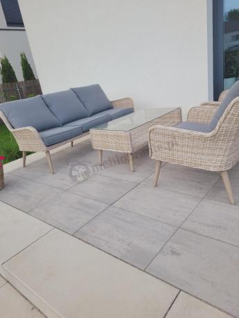 Wypoczynkowe meble z technorattanu z sofą i fotelami Cioso Creme